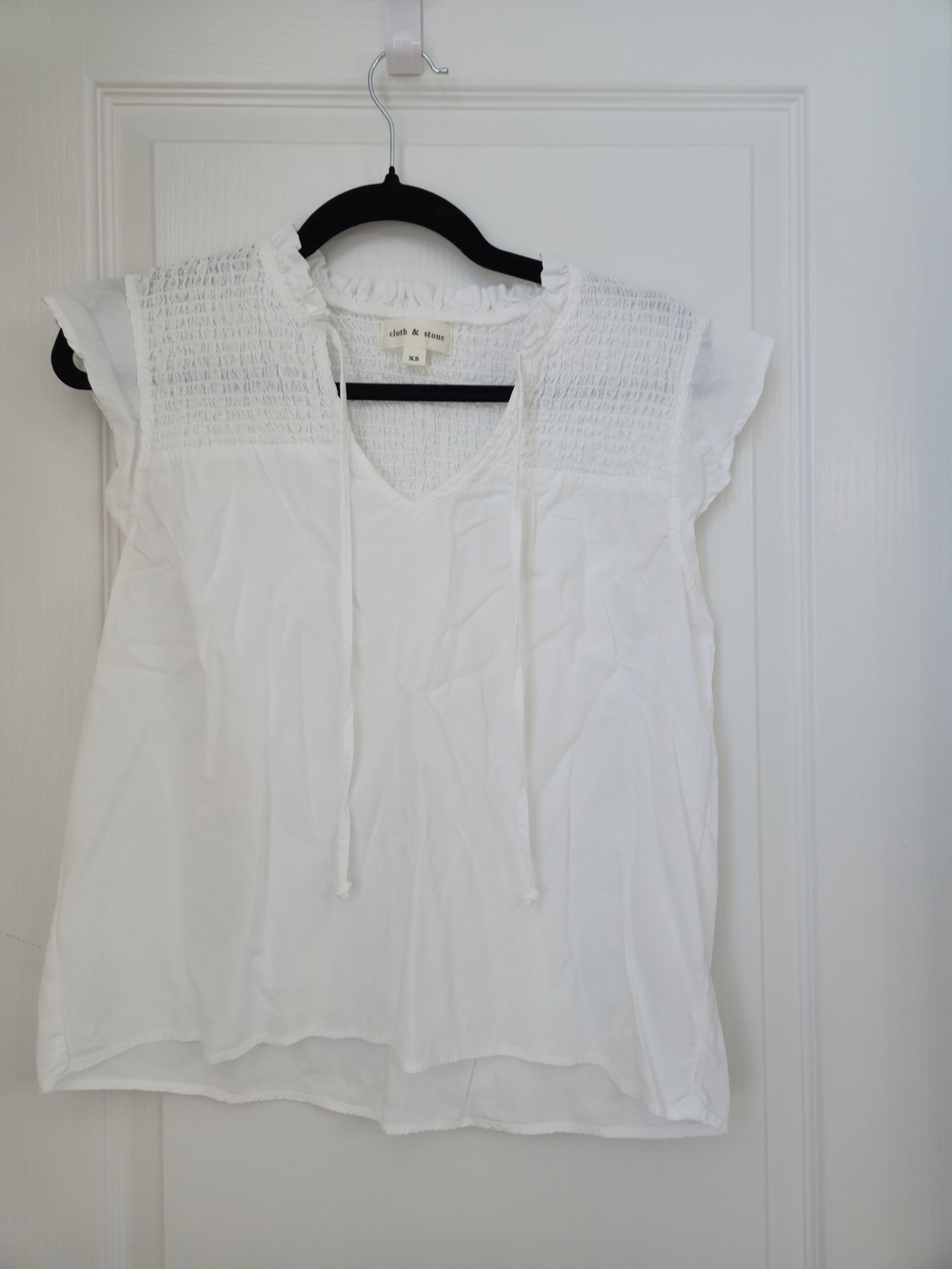 Cloth & Stone White Smocked Ruffle Tie Neck Blouse Size XS